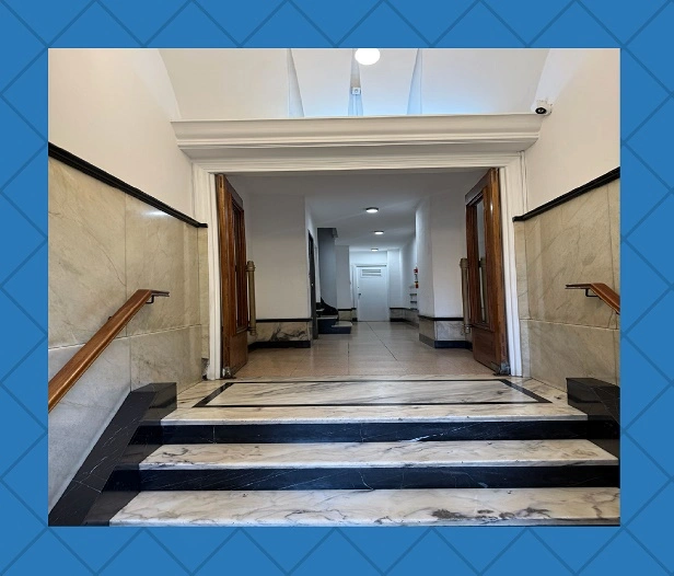 Foto entrada al edificio